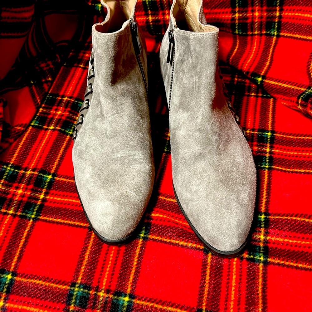 Donald Pliner booties